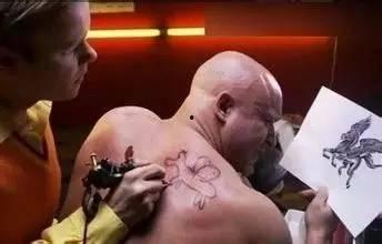 纹身师吃瓜视频大全,揭秘纹身圈幕后趣事